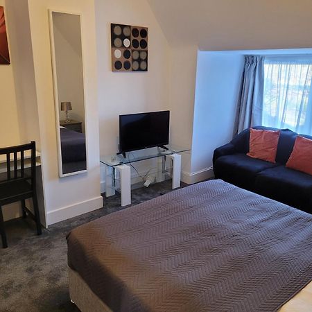 Silvertree Lodge - 2 Double Bed Flat With Parking Hemel Hempstead Buitenkant foto