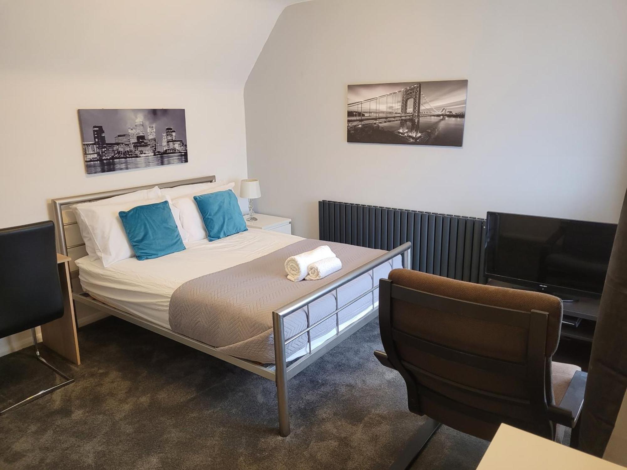 Silvertree Lodge - 2 Double Bed Flat With Parking Hemel Hempstead Buitenkant foto