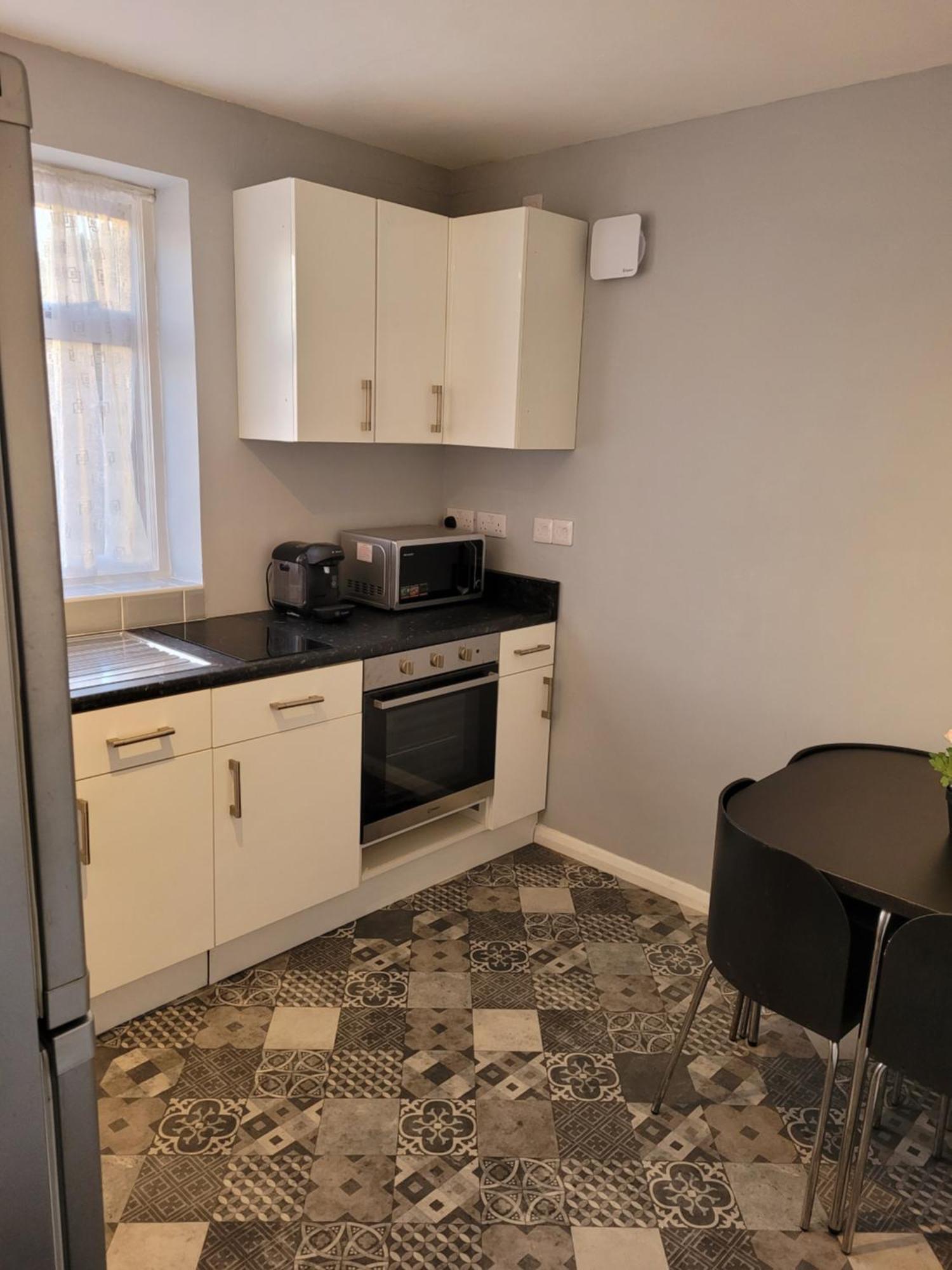 Silvertree Lodge - 2 Double Bed Flat With Parking Hemel Hempstead Buitenkant foto